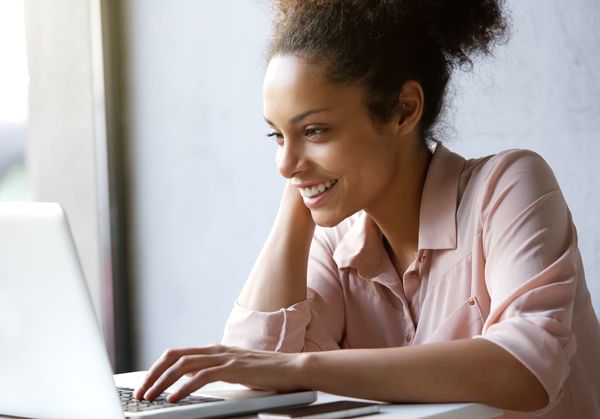 Data Literacy Woman at her laptop - Data Ready 2020